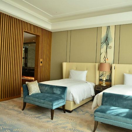 Hilton Urumqi Esterno foto