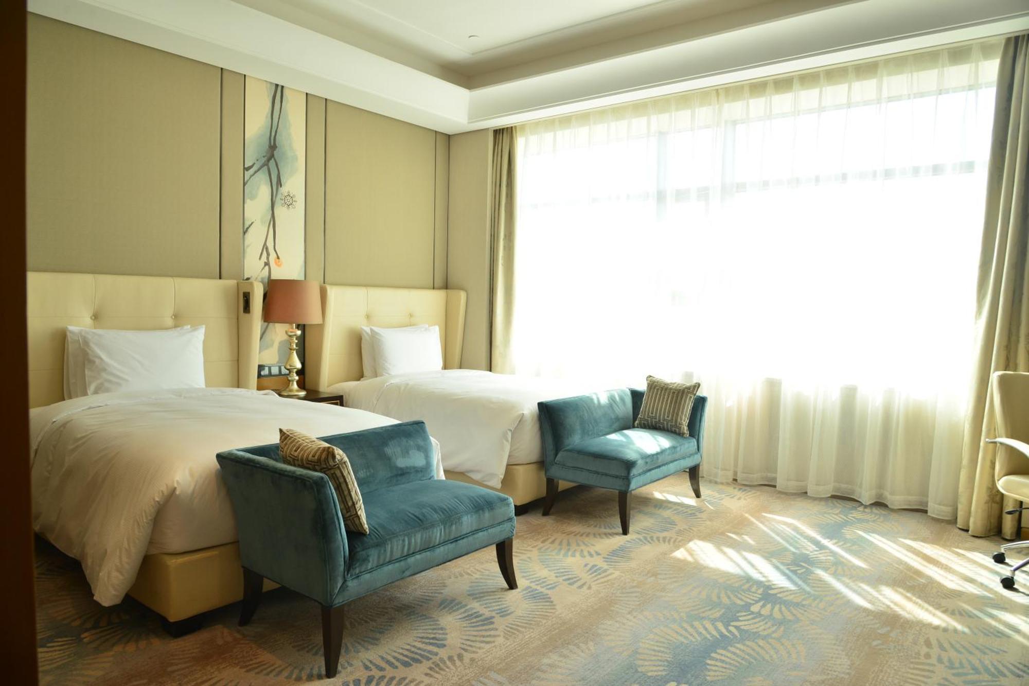 Hilton Urumqi Esterno foto