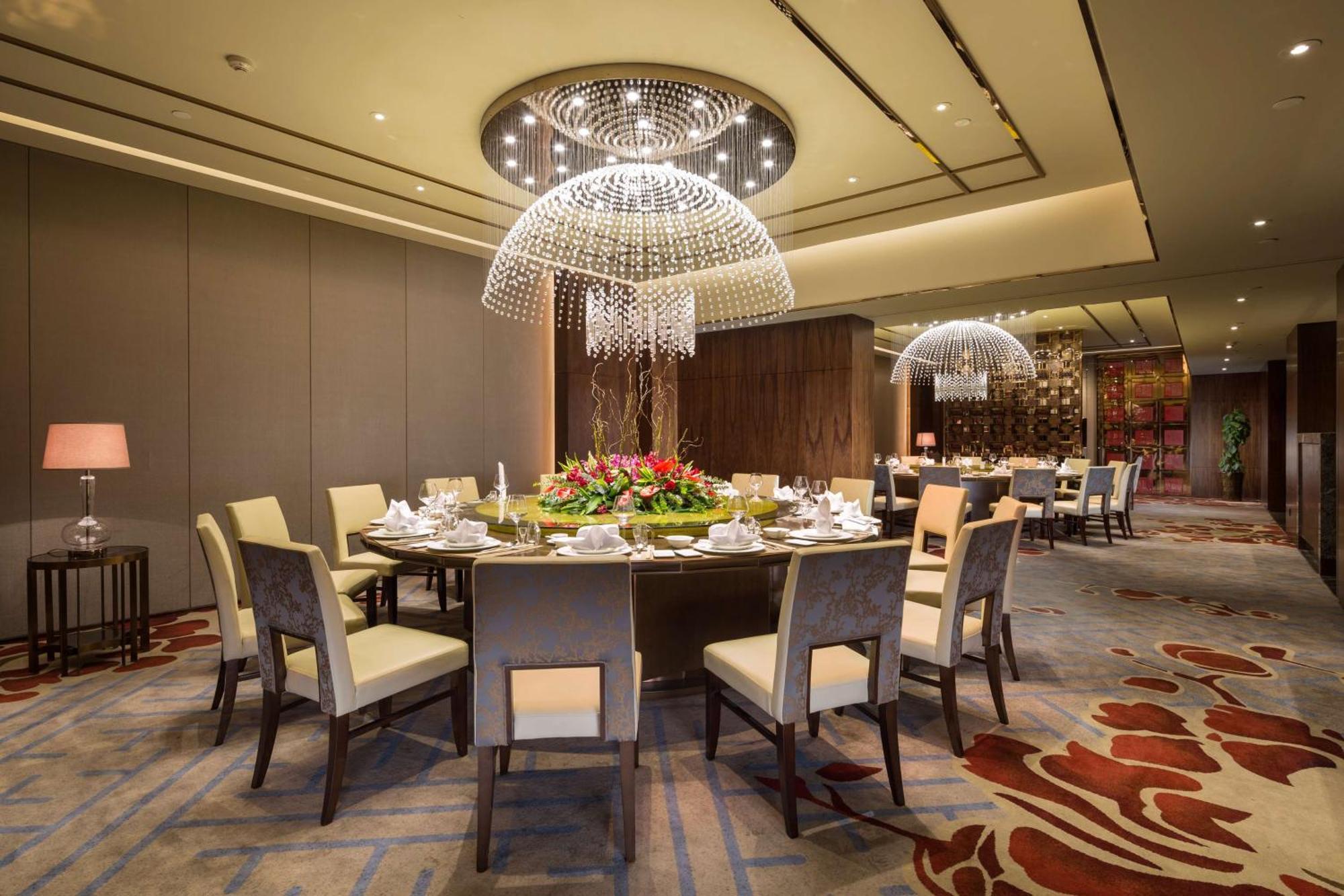 Hilton Urumqi Esterno foto