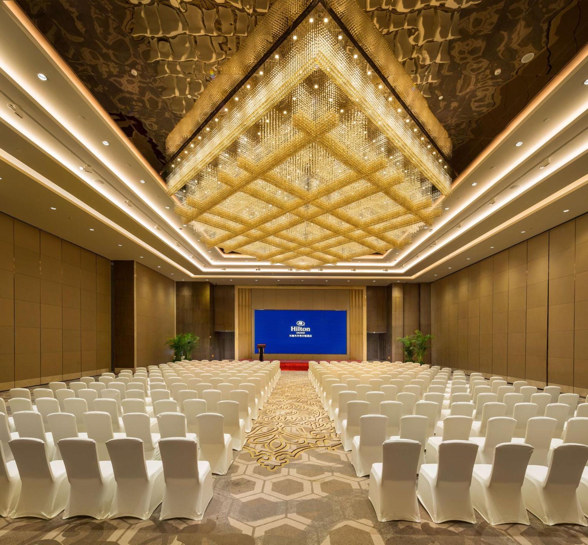 Hilton Urumqi Esterno foto