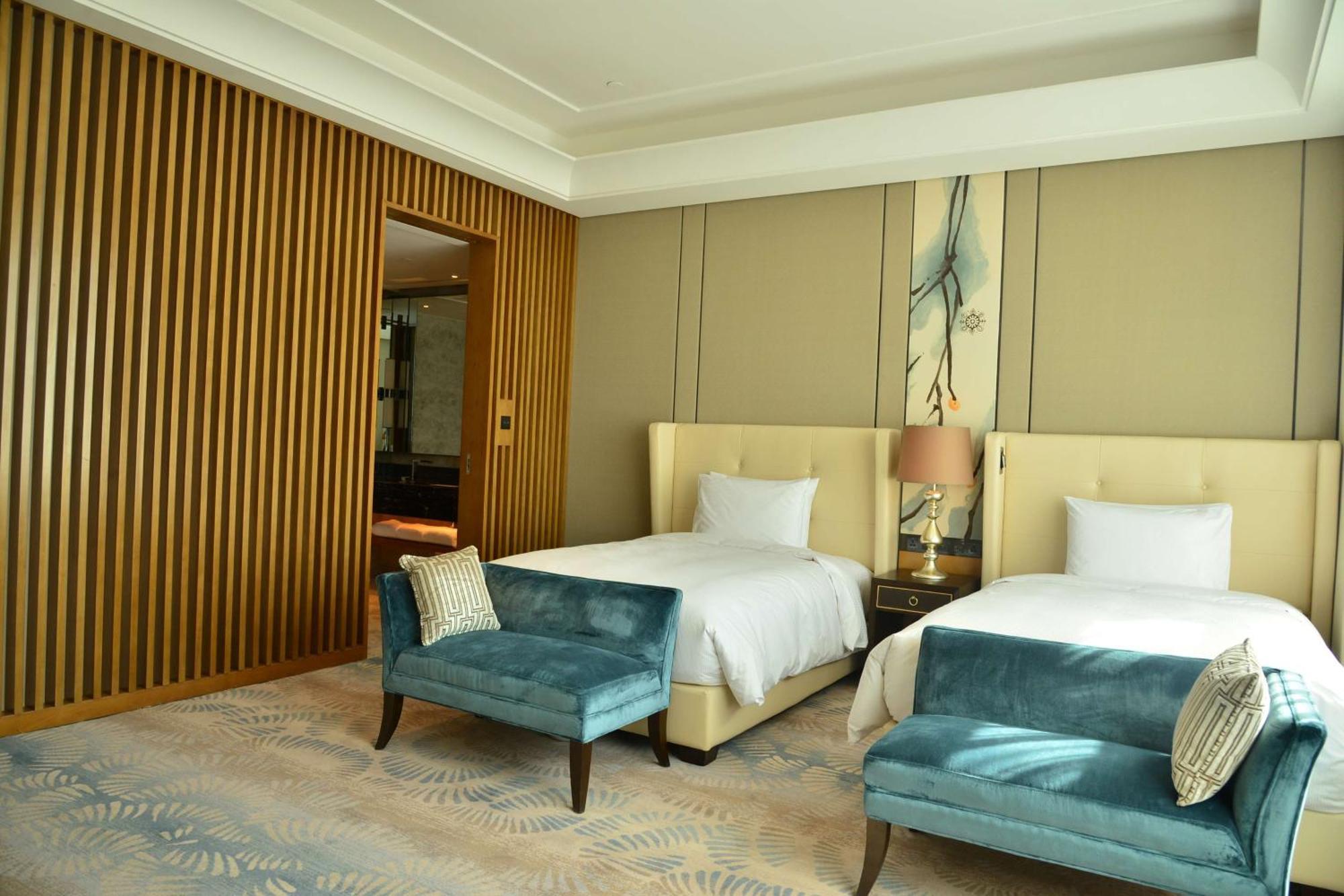 Hilton Urumqi Esterno foto